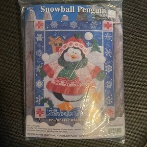 Felt wall hanging kit 15” x 18” “Snowball Penguin”
